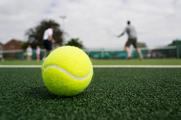 construction court de tennis en gazon synthétique à Saint-Tropez